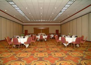 Clarion Hotel & Conference Center Bentonville Bagian luar foto